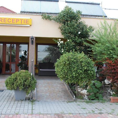 Motel Select Satu Mare Exteriör bild